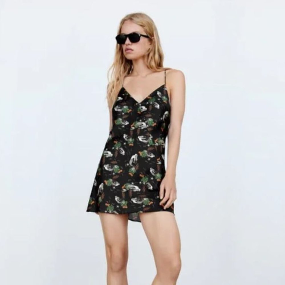 NWOT Zara mermaids PRINT DRESS V-neck BLACK dress open back spaghetti straps